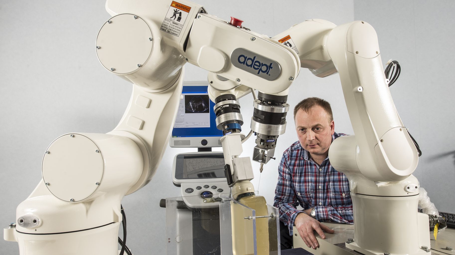 Insertion automatique d'une aiguille par un robot médical