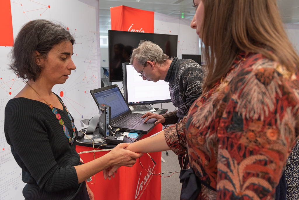 Projet Agilis - David Guiraud - Christine Azevedo Coste - Inria Sophia Antipolis Méditerranée