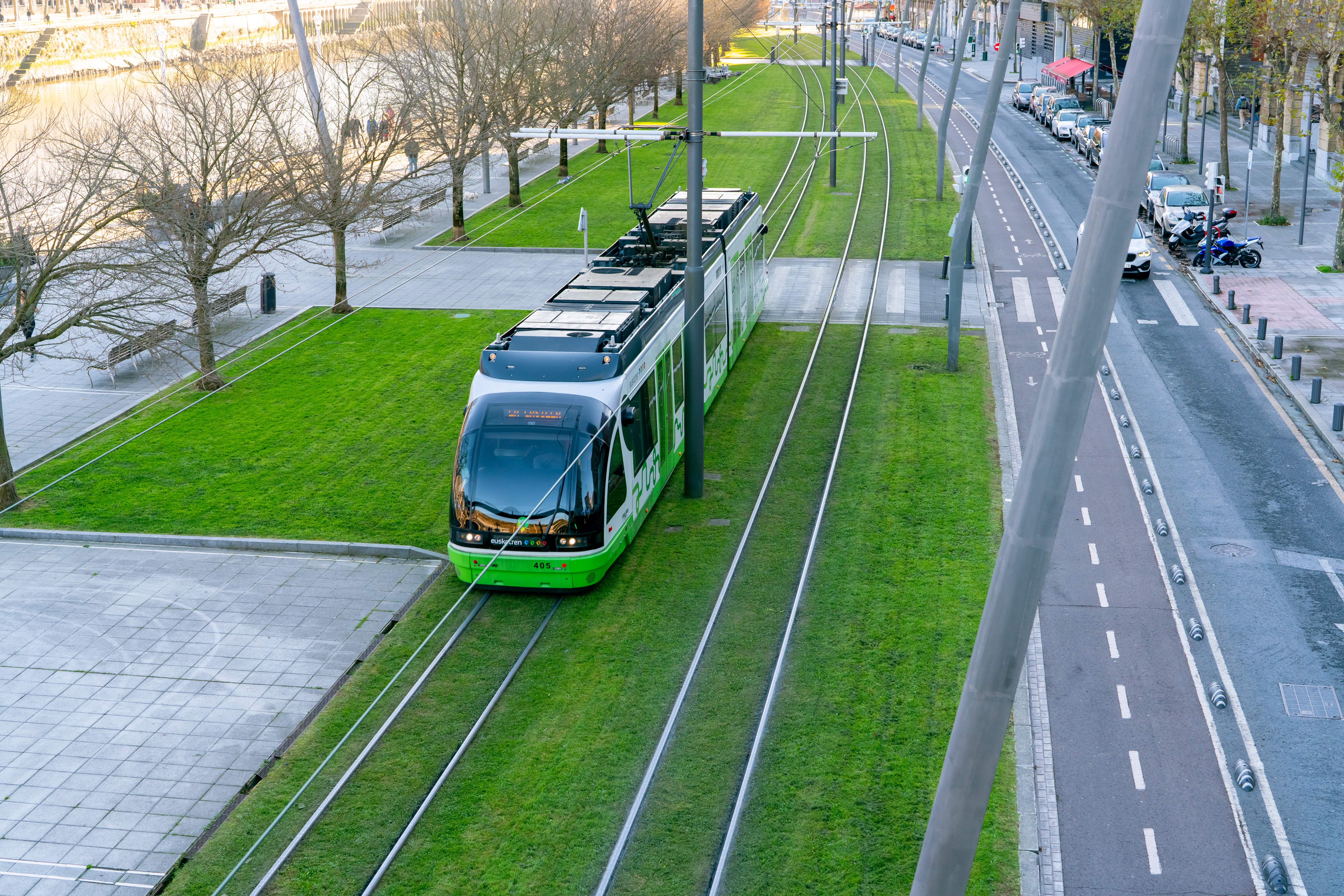 Bilboa Spain Tram vert