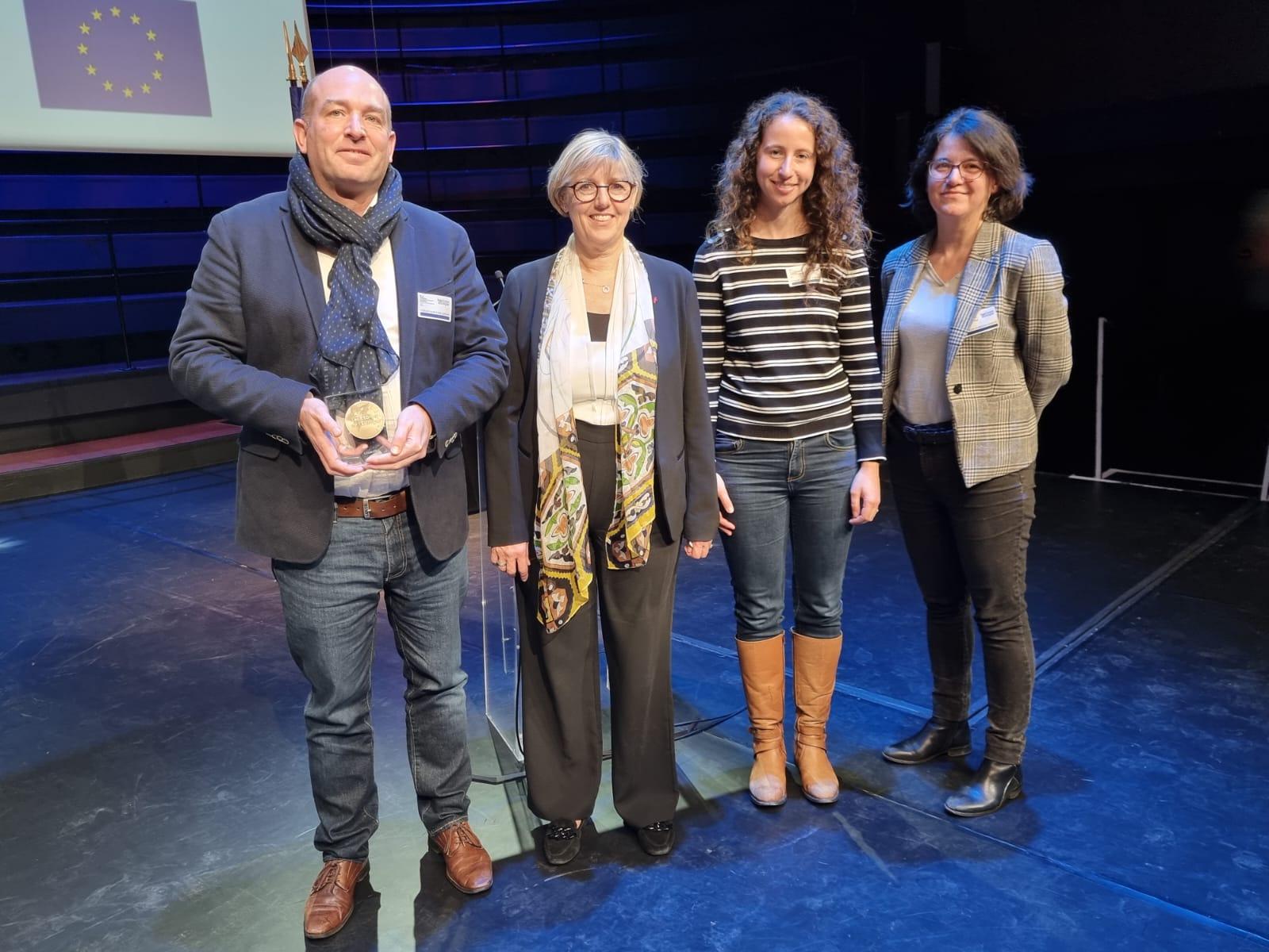 Photo de groupe avec Julien Pettré, Sylvie Retailleau, Solenne Fortun, Marie-Hélène Pautrat